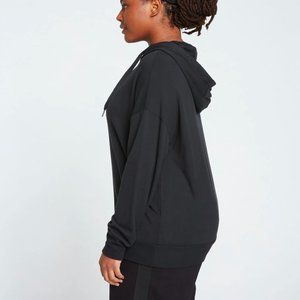 Universal Standard Amy Hoodie Pullover in Black